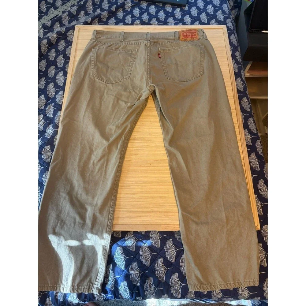 Levi’s 559 Jeans Mens 38x30 Khaki Tan Beige Straight Leg 5 Pocket Pants